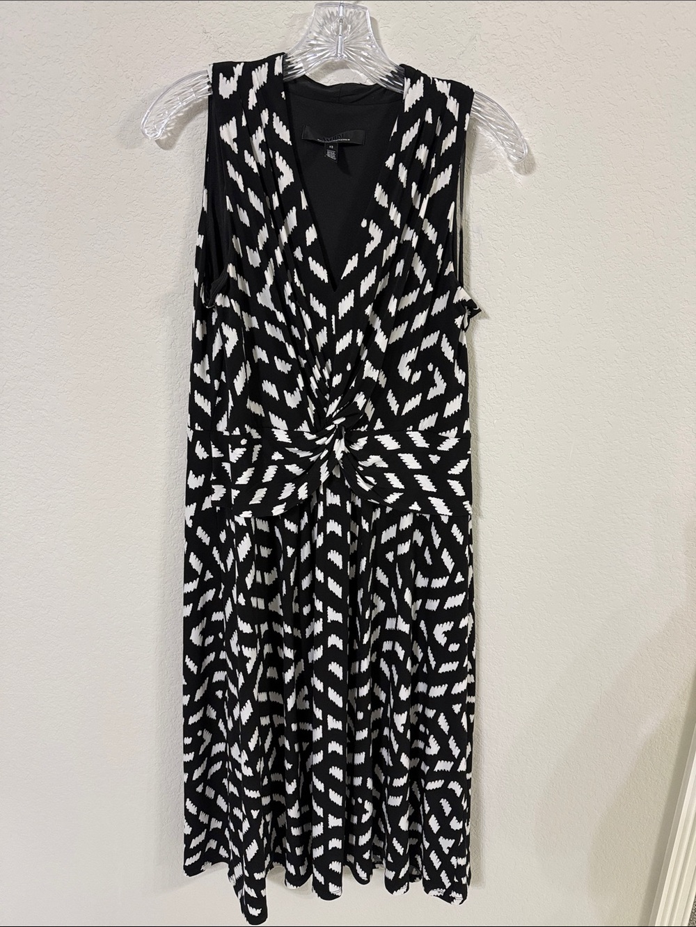 White House Black Market Black & White Knot-Front Sleeveless Dress